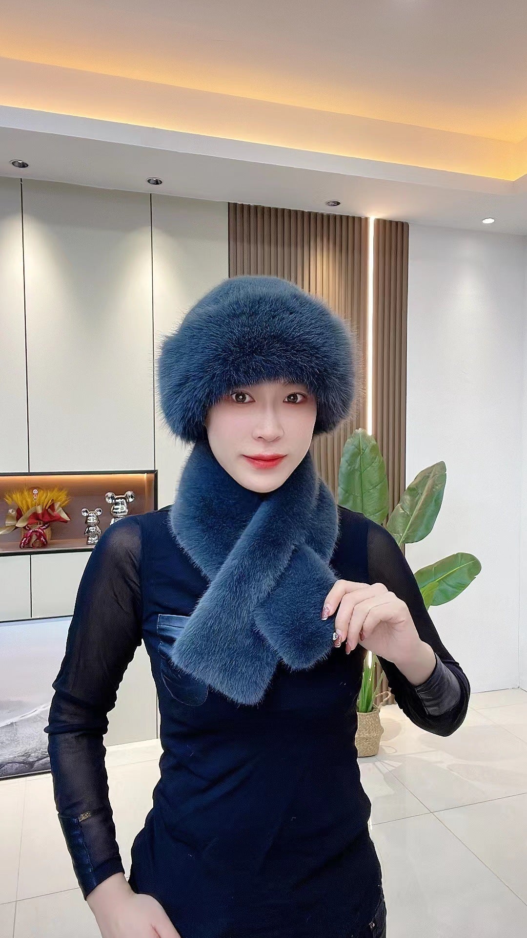 Arctic Mongolia Plush Set – Women’s Thickened Winter Scarf & Cozy Fur Cap