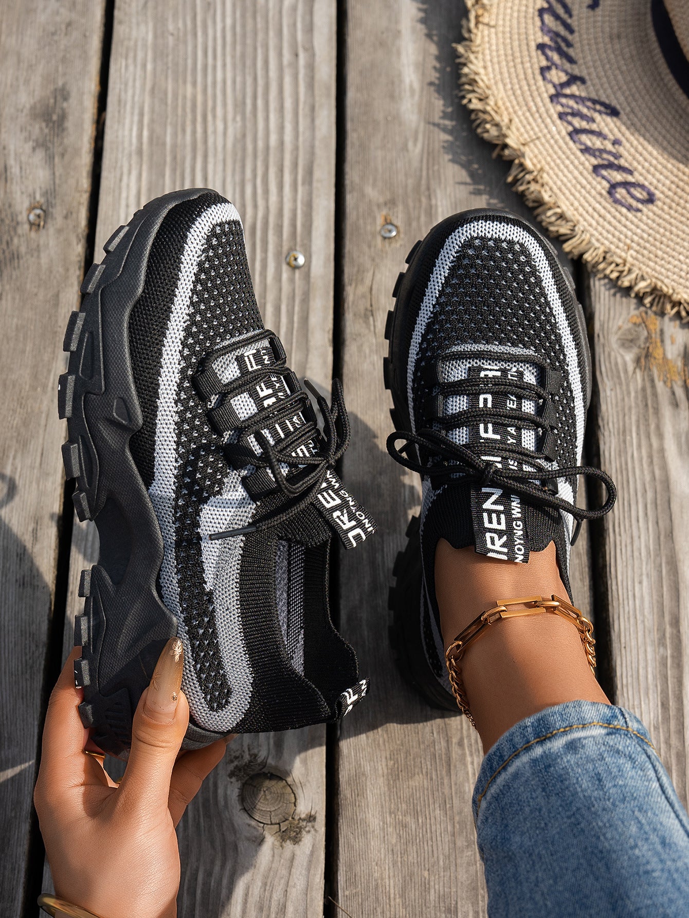 Women’s Flyknit Mesh Sneakers – Breathable Lace-Up Walking & Running Shoes