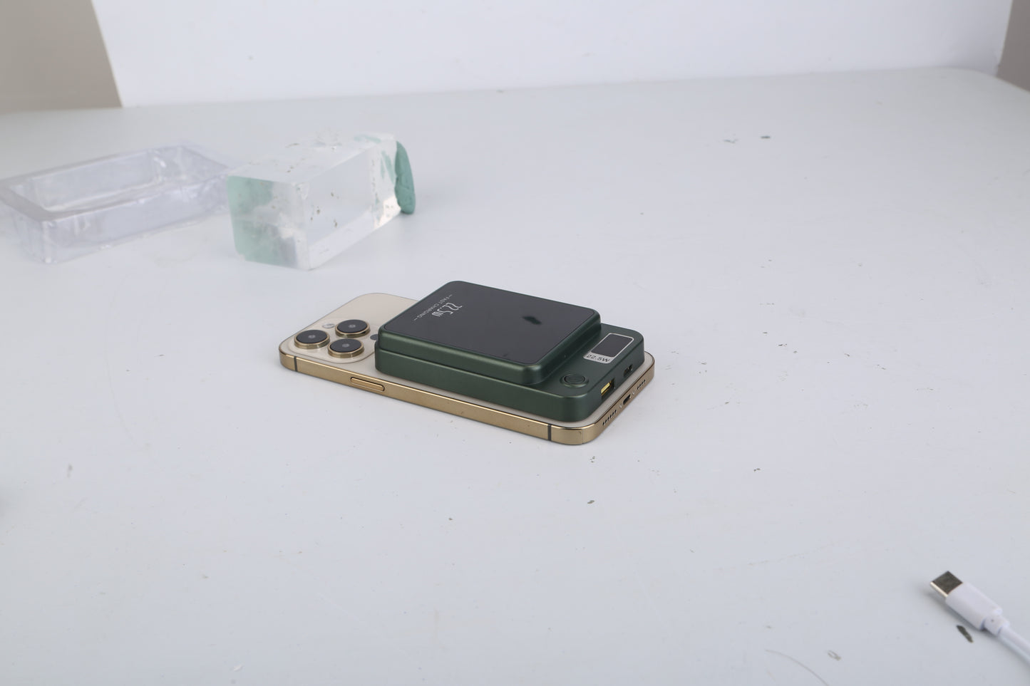 MagBoost 2-in-1 10000mAh Magnetic Wireless PD20W Fast Charging Power Bank